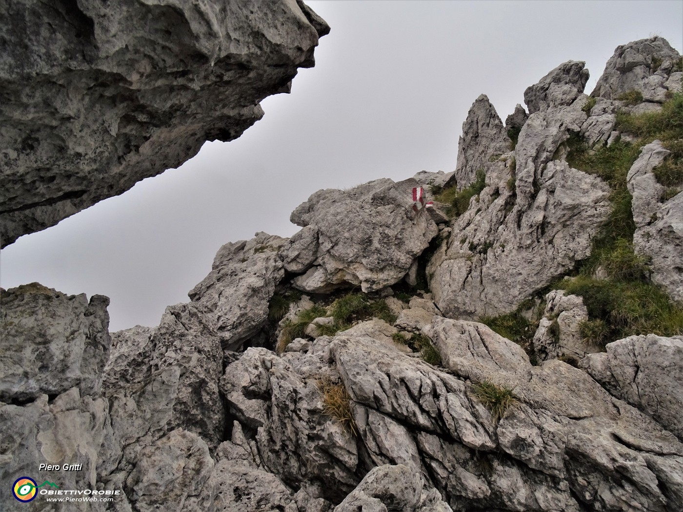 54 Passaggi su roccette con attenzione.JPG